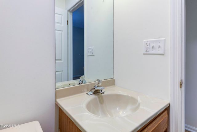 949 Morgan Avenue, Niskayuna, NY 12309
