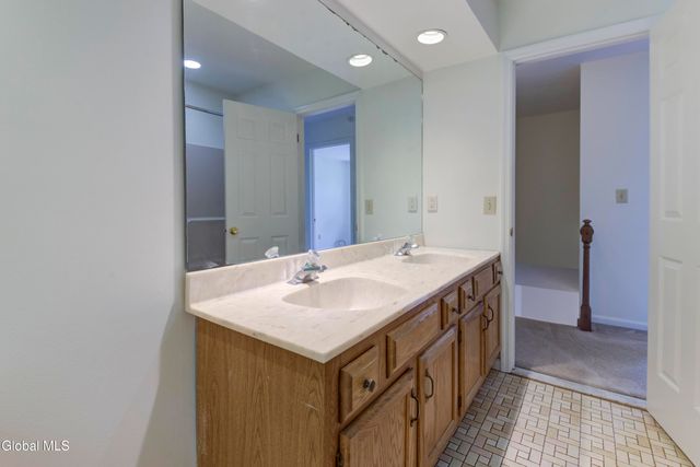 949 Morgan Avenue, Niskayuna, NY 12309