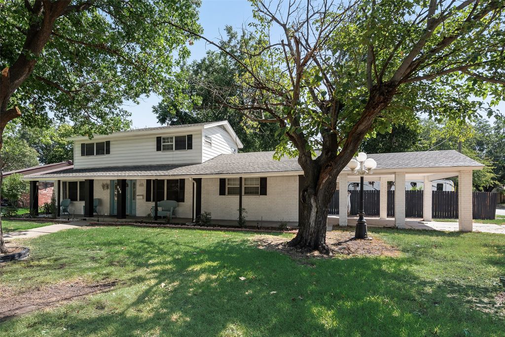 721 Thompson Drive, Saginaw, TX 76179 — photo 4