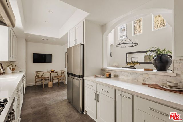 409 Howland Canal, Los Angeles, CA 90291
