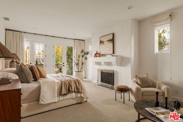 409 Howland Canal, Los Angeles, CA 90291