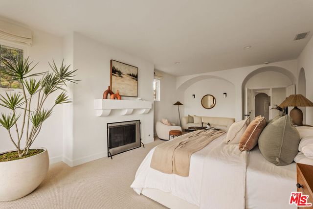 409 Howland Canal, Los Angeles, CA 90291
