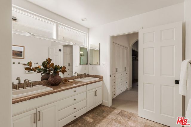 409 Howland Canal, Los Angeles, CA 90291