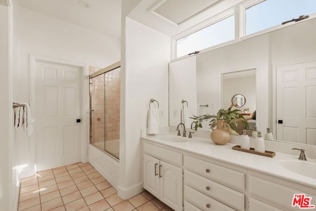409 Howland Canal, Los Angeles, CA 90291