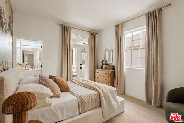 409 Howland Canal, Los Angeles, CA 90291