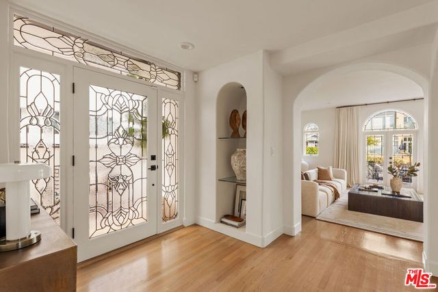 409 Howland Canal, Los Angeles, CA 90291