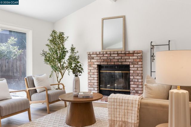 2274 Mount Whitney Dr, Pittsburg, CA 94565
