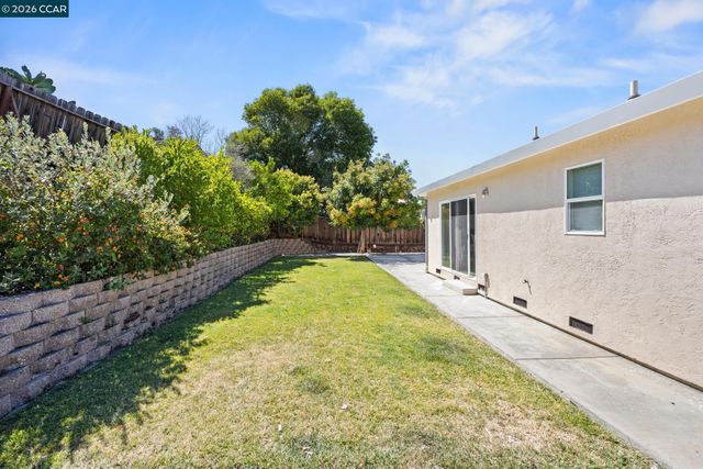 2274 Mount Whitney Dr, Pittsburg, CA 94565
