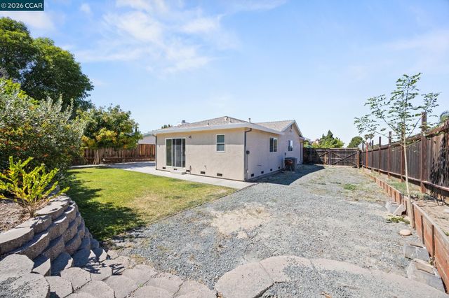 2274 Mount Whitney Dr, Pittsburg, CA 94565