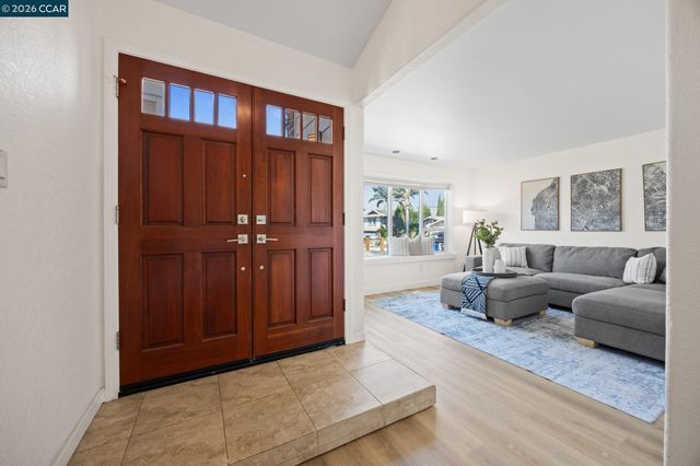 2274 Mount Whitney Dr, Pittsburg, CA 94565