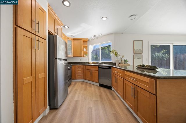 2274 Mount Whitney Dr, Pittsburg, CA 94565