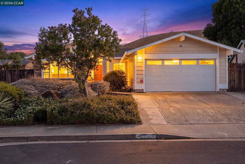 2274 Mount Whitney Dr, Pittsburg, CA 94565