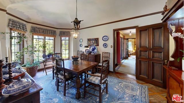 570 S Mapleton Drive, Los Angeles, CA 90024