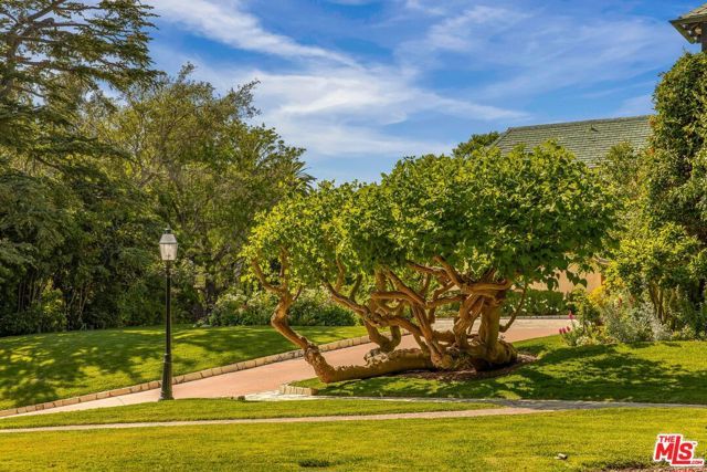 570 S Mapleton Drive, Los Angeles, CA 90024