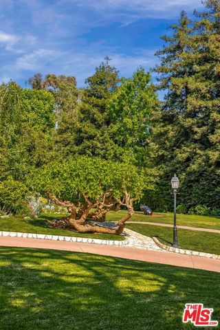 570 S Mapleton Drive, Los Angeles, CA 90024