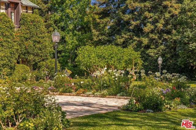 570 S Mapleton Drive, Los Angeles, CA 90024