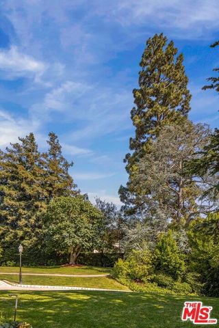 570 S Mapleton Drive, Los Angeles, CA 90024