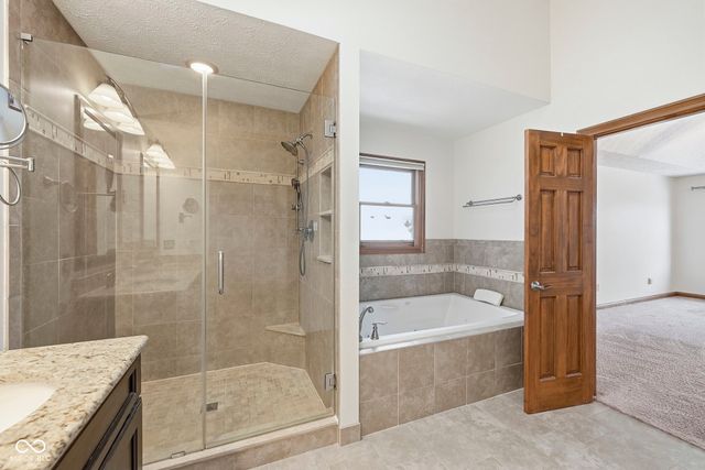 10236 Bent Tree Lane, Fishers, IN 46037