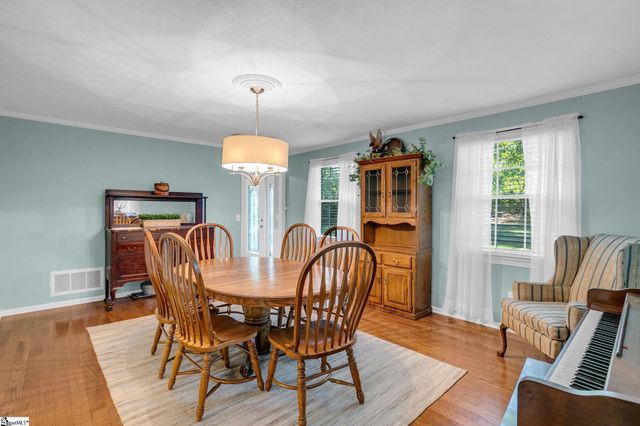 203 Hickory Lane, Mauldin, SC 29662