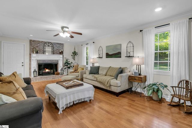203 Hickory Lane, Mauldin, SC 29662