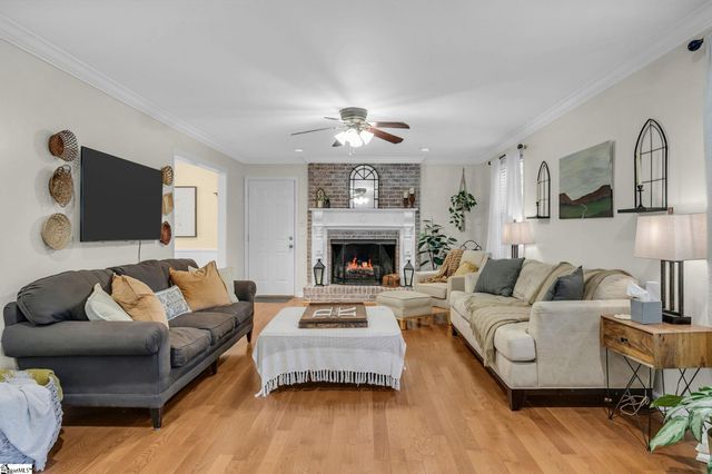 203 Hickory Lane, Mauldin, SC 29662