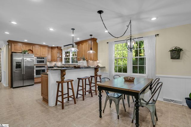 203 Hickory Lane, Mauldin, SC 29662