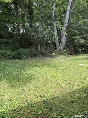 559 Swanson Crescent 559, Milford, CT 06461