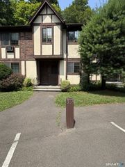 559 Swanson Crescent 559, Milford, CT 06461