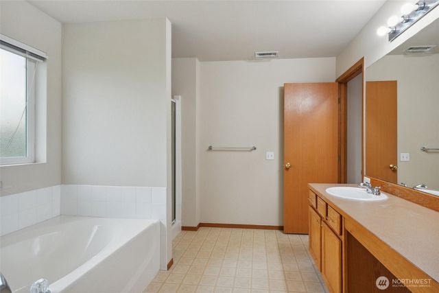 2048 Jensen Avenue, Dupont, WA 98327