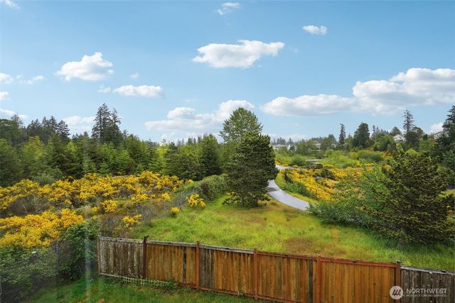 2048 Jensen Avenue, Dupont, WA 98327