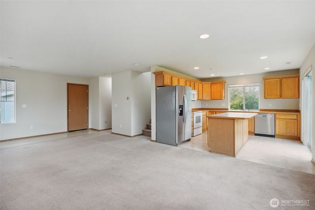 2048 Jensen Avenue, Dupont, WA 98327