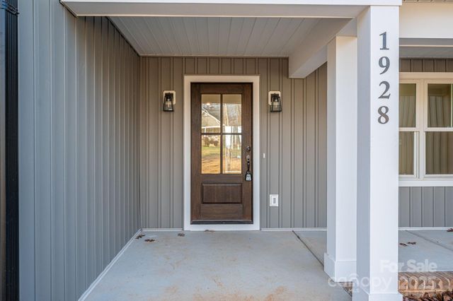 1928 Friendly Lane, Newton, NC 28658