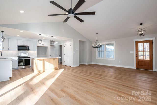 1928 Friendly Lane, Newton, NC 28658