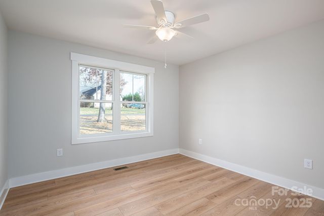 1928 Friendly Lane, Newton, NC 28658