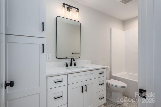 1928 Friendly Lane, Newton, NC 28658