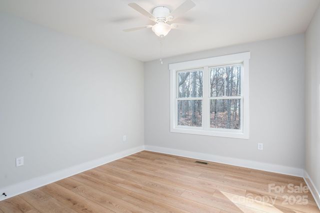 1928 Friendly Lane, Newton, NC 28658