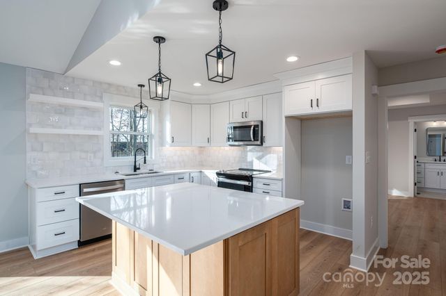 1928 Friendly Lane, Newton, NC 28658