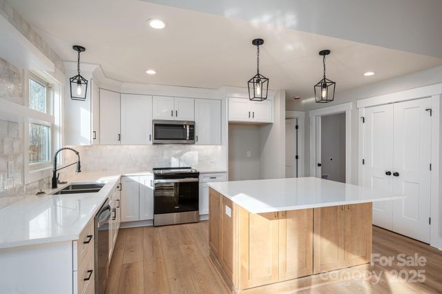 1928 Friendly Lane, Newton, NC 28658