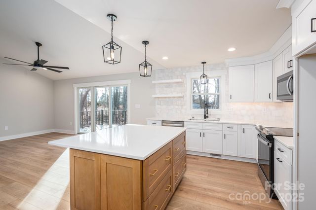 1928 Friendly Lane, Newton, NC 28658