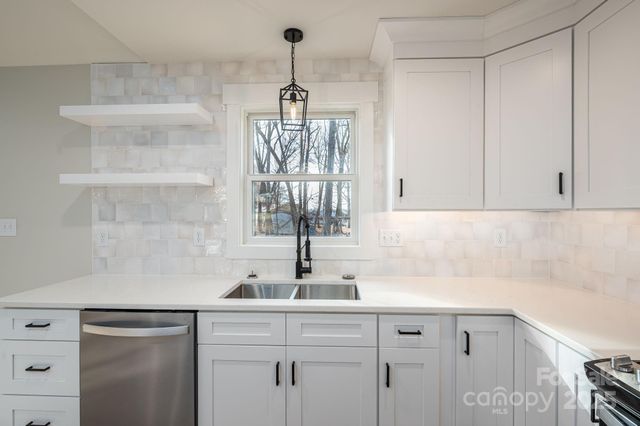 1928 Friendly Lane, Newton, NC 28658