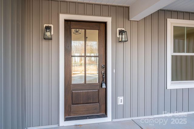 1928 Friendly Lane, Newton, NC 28658