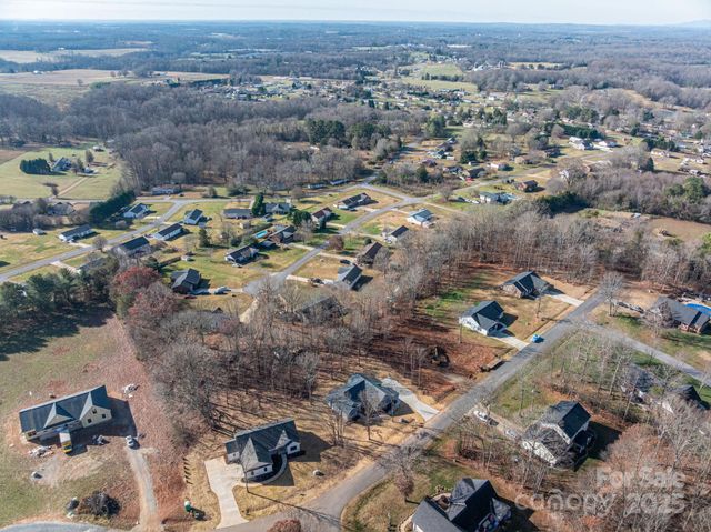 1928 Friendly Lane, Newton, NC 28658