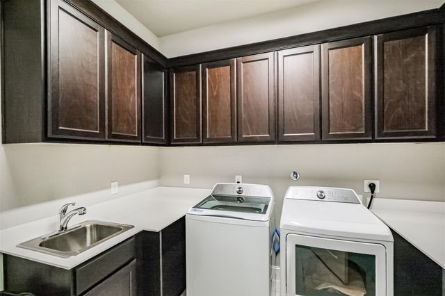 3722 Edison Lane, Rosharon, TX 77583