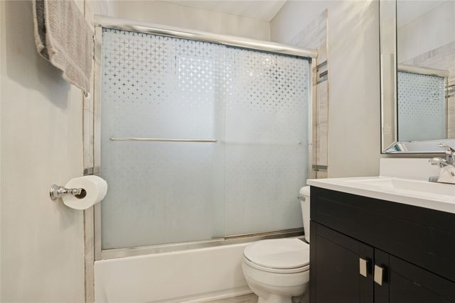 912 Titus Avenue, Des Moines, IA 50315