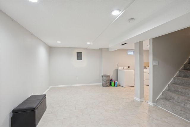 912 Titus Avenue, Des Moines, IA 50315