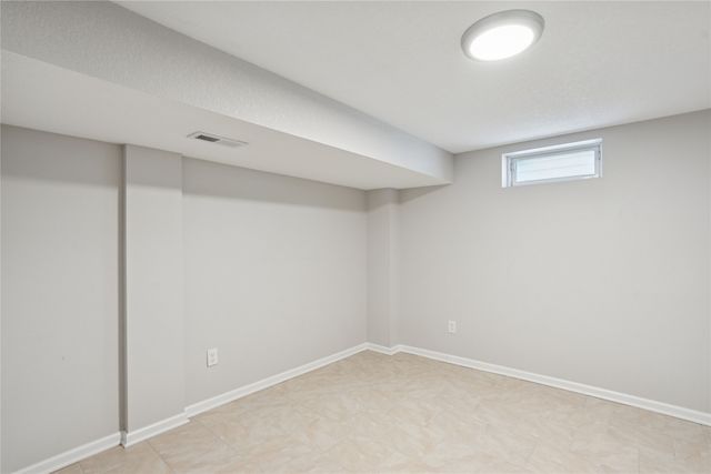 912 Titus Avenue, Des Moines, IA 50315