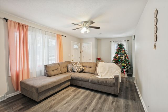 912 Titus Avenue, Des Moines, IA 50315