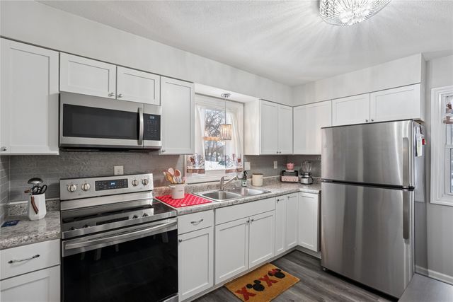 912 Titus Avenue, Des Moines, IA 50315