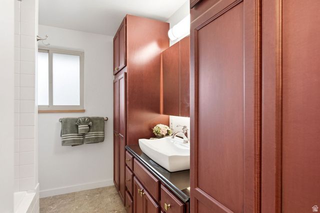 960 E SAGEHILL DR, Millcreek, UT 84124