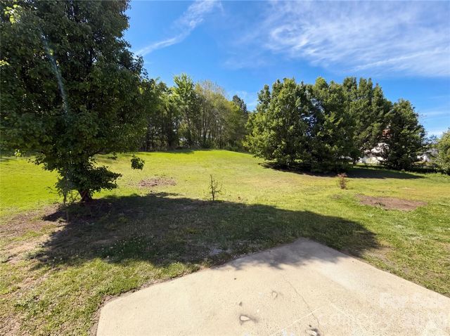 2405 Celosia Drive, Charlotte, NC 28262